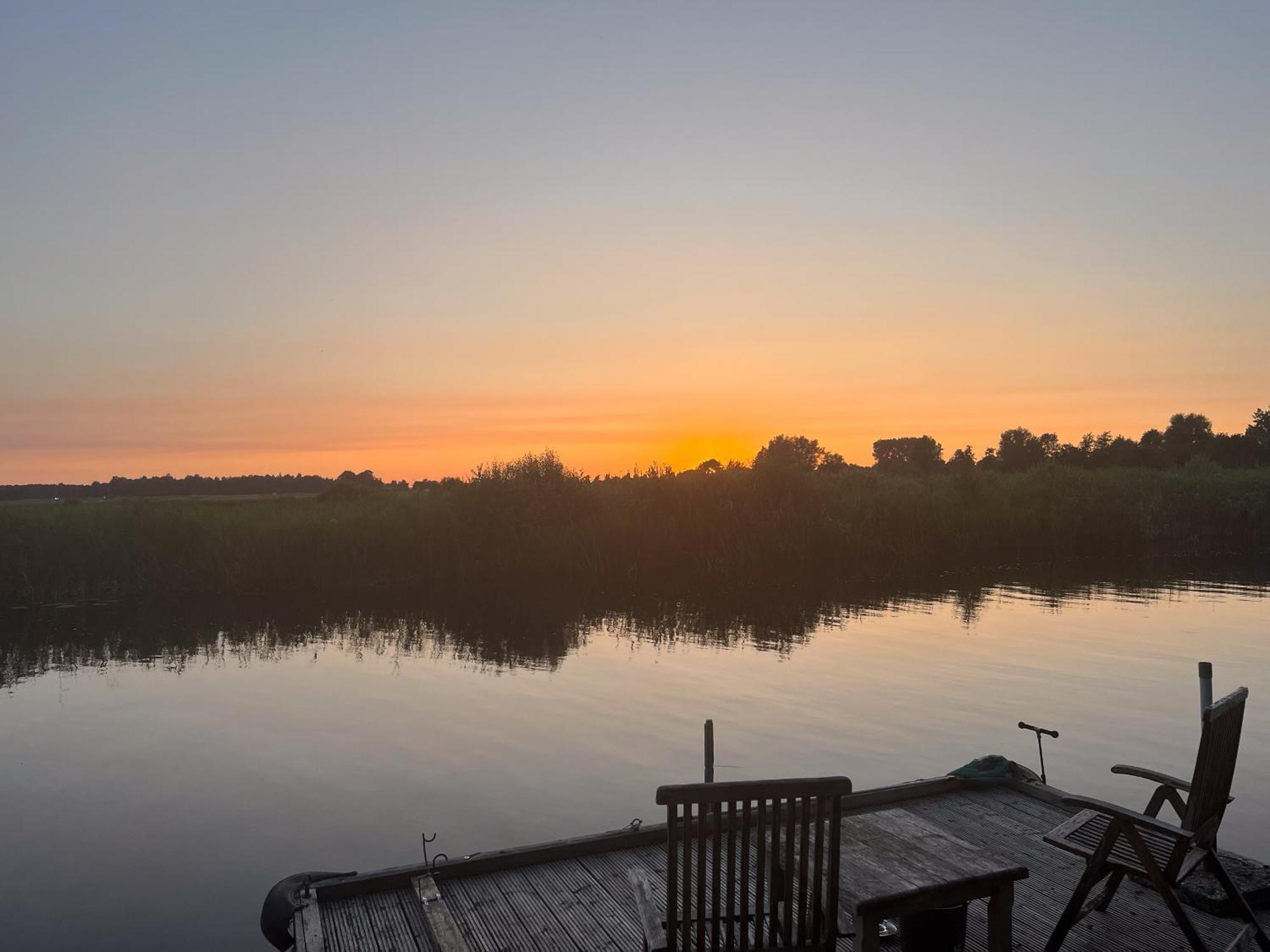 Luxe En Ruim Chalet Met Airco Bij Leekstermeer Matsloot Extérieur photo
