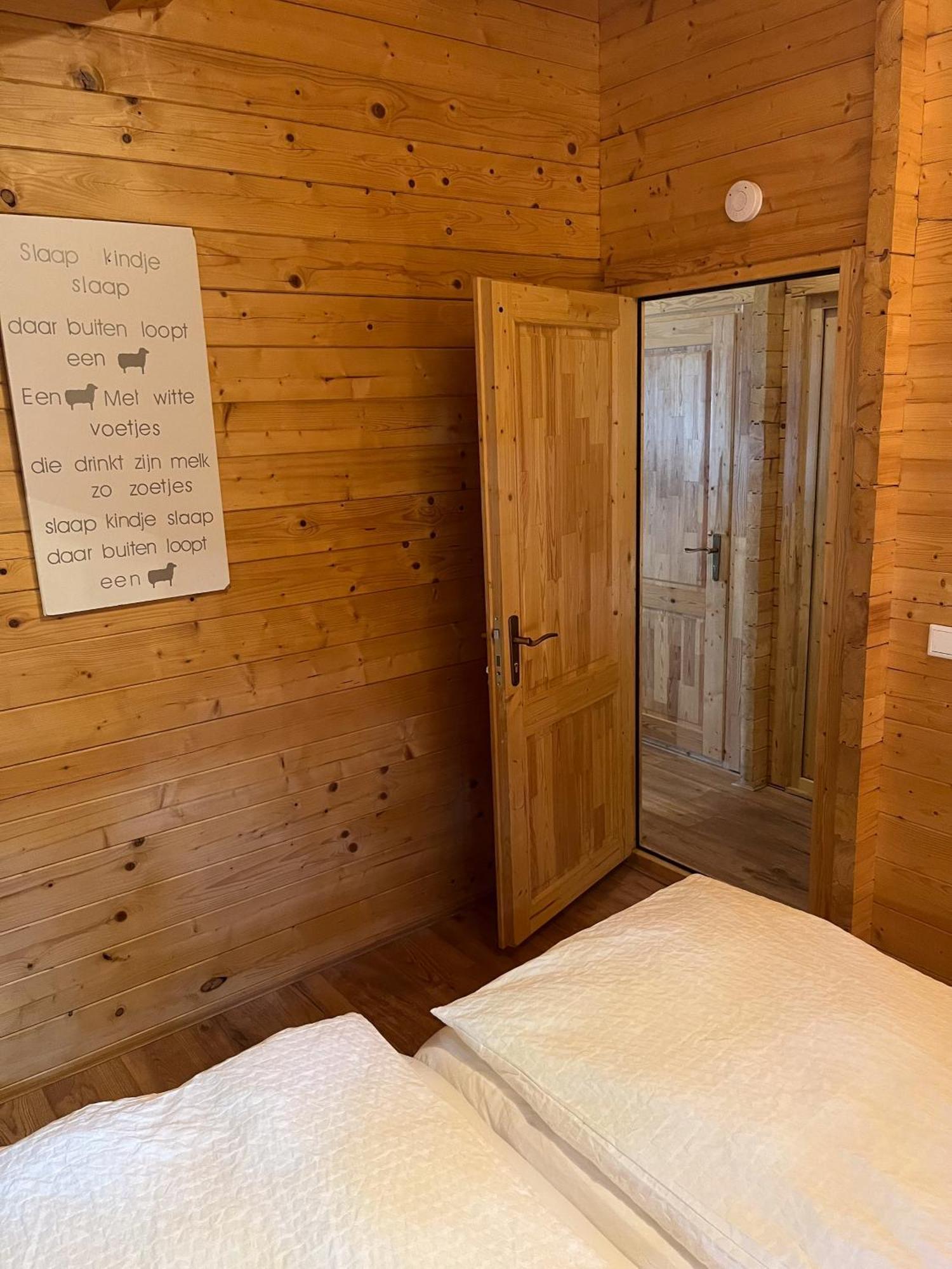 Luxe En Ruim Chalet Met Airco Bij Leekstermeer Matsloot Extérieur photo