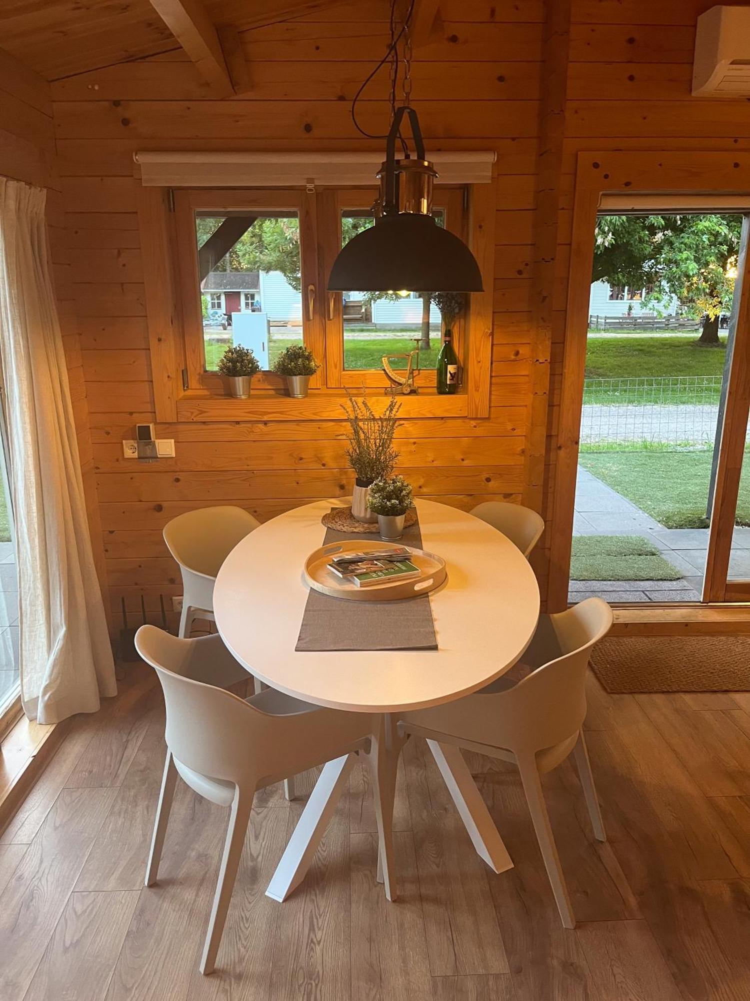 Luxe En Ruim Chalet Met Airco Bij Leekstermeer Matsloot Extérieur photo