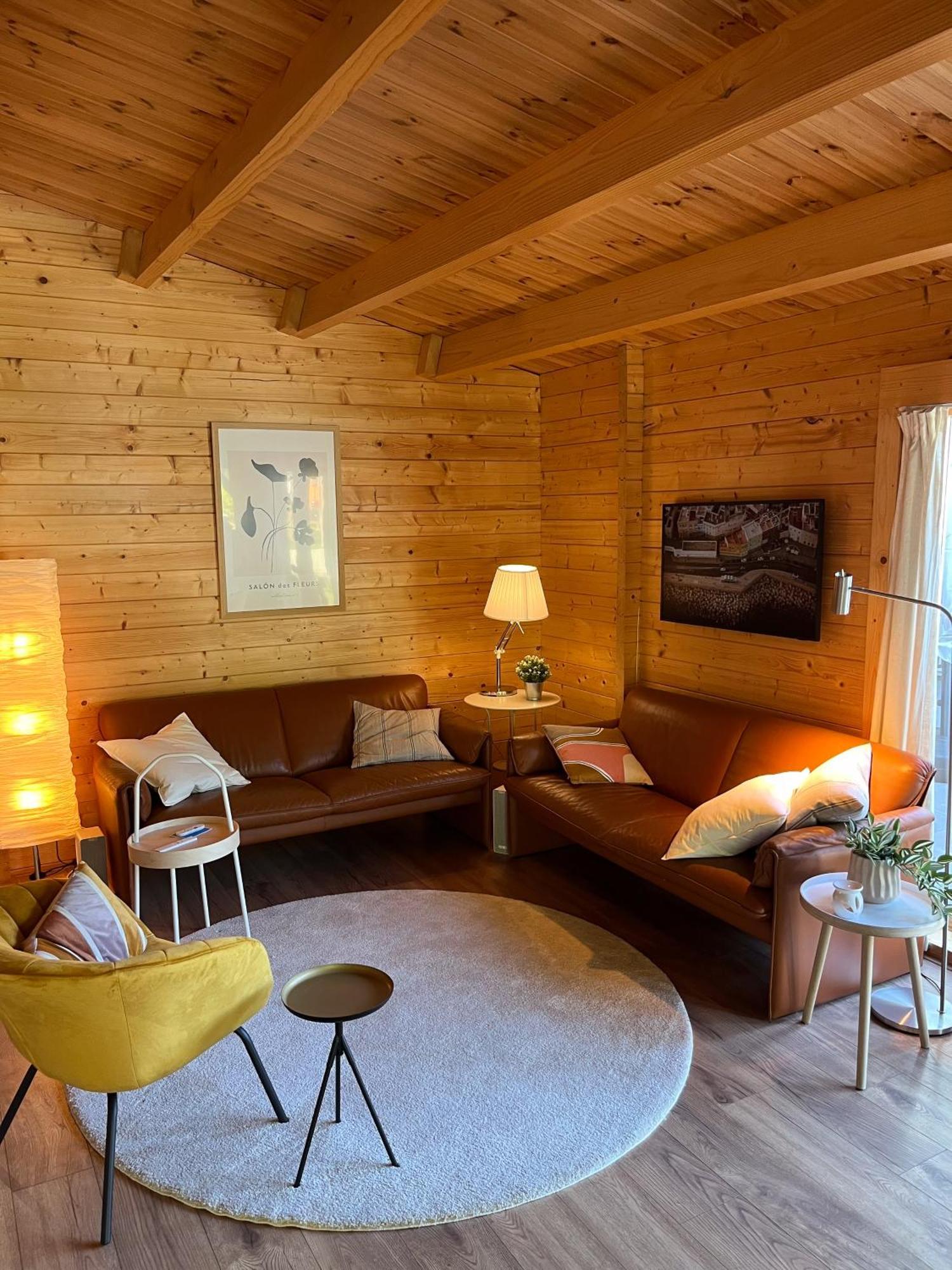 Luxe En Ruim Chalet Met Airco Bij Leekstermeer Matsloot Extérieur photo