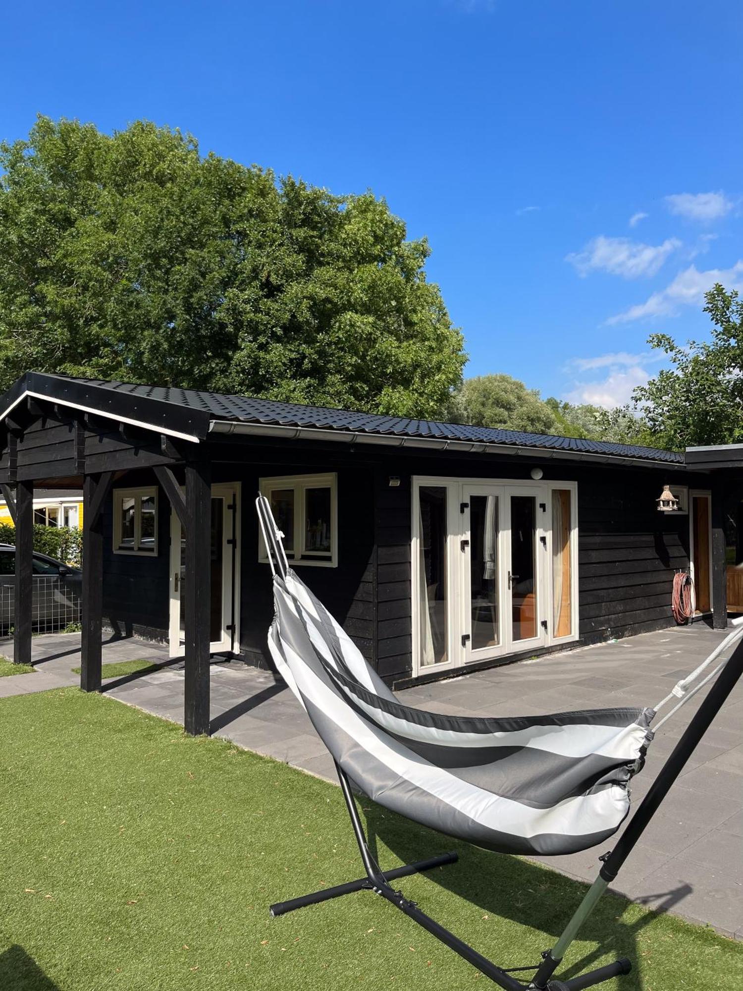 Luxe En Ruim Chalet Met Airco Bij Leekstermeer Matsloot Extérieur photo