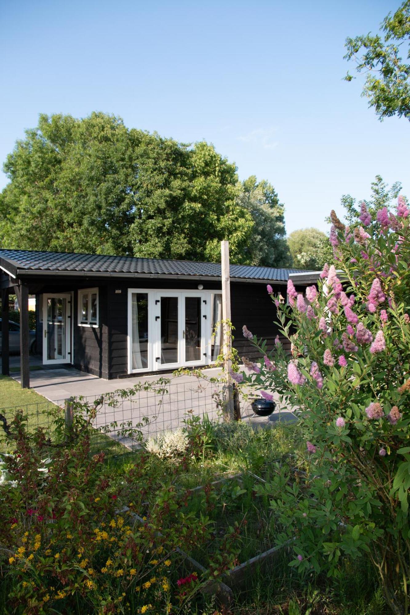Luxe En Ruim Chalet Met Airco Bij Leekstermeer Matsloot Extérieur photo