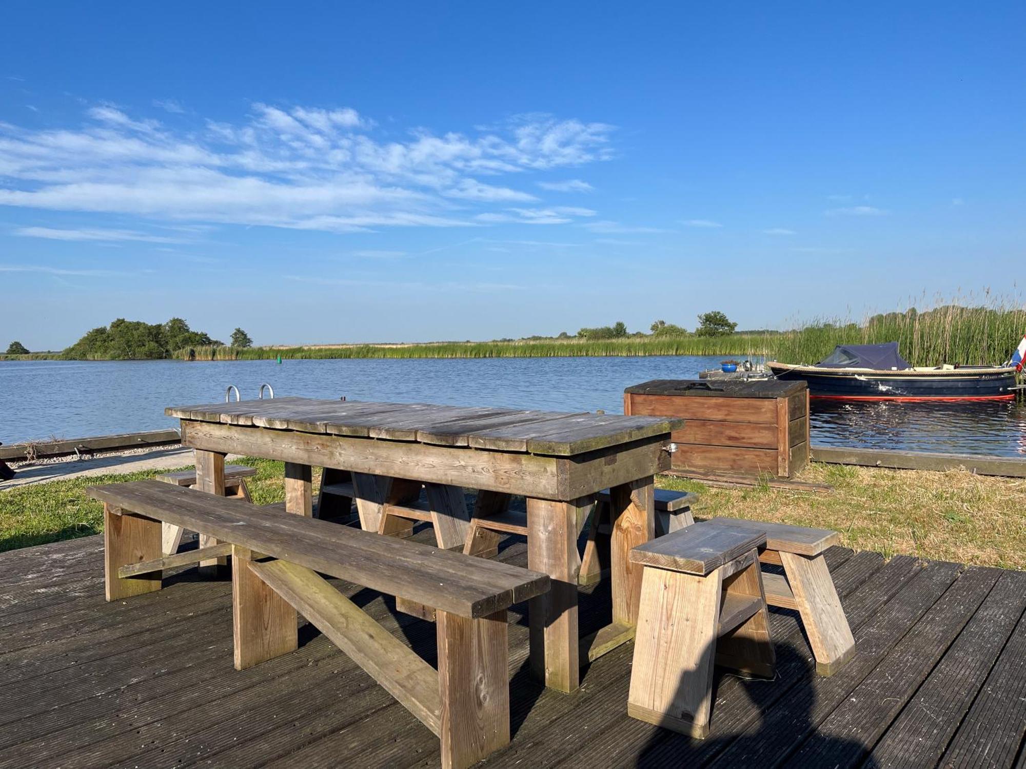 Luxe En Ruim Chalet Met Airco Bij Leekstermeer Matsloot Extérieur photo