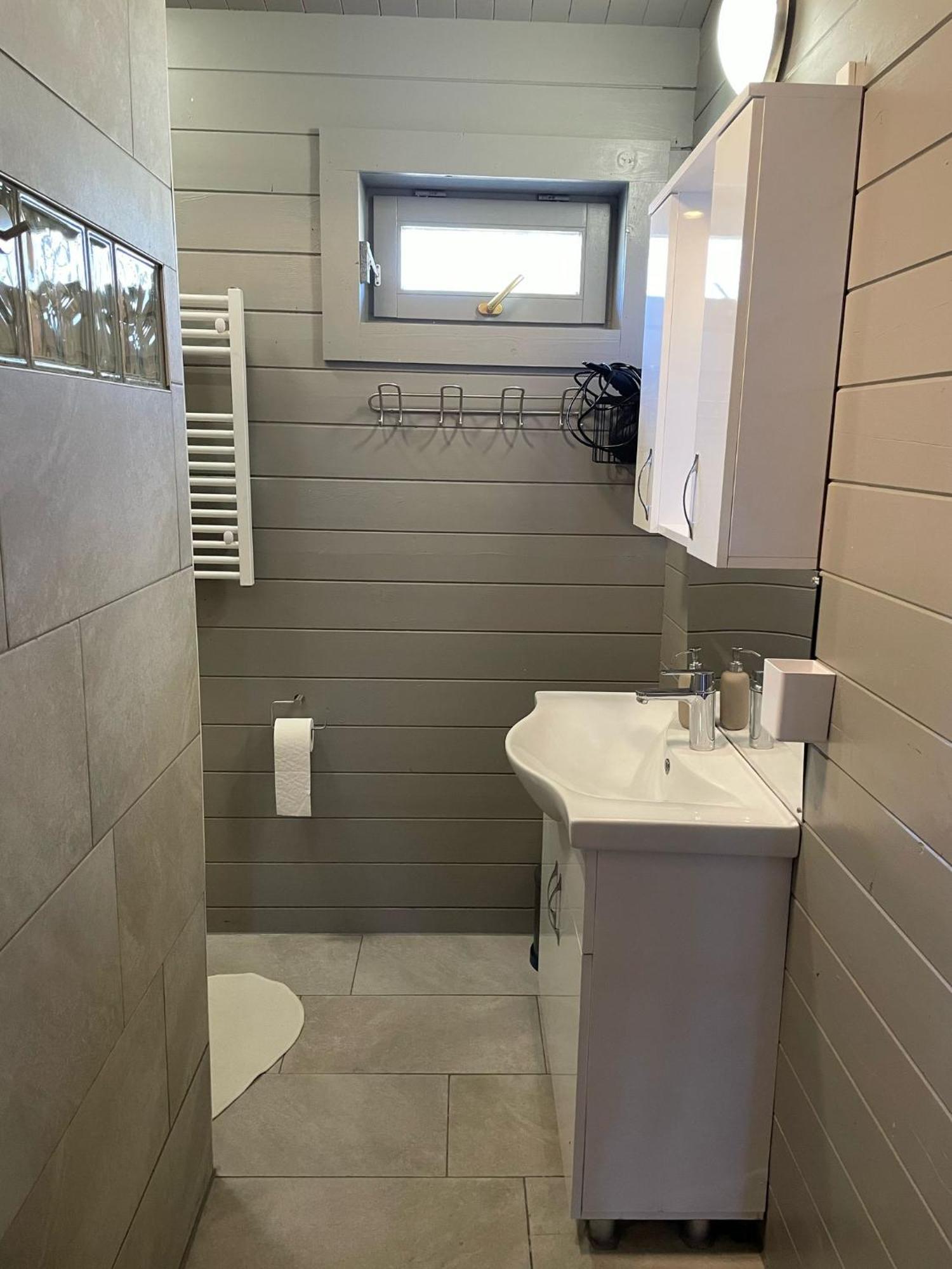 Luxe En Ruim Chalet Met Airco Bij Leekstermeer Matsloot Extérieur photo